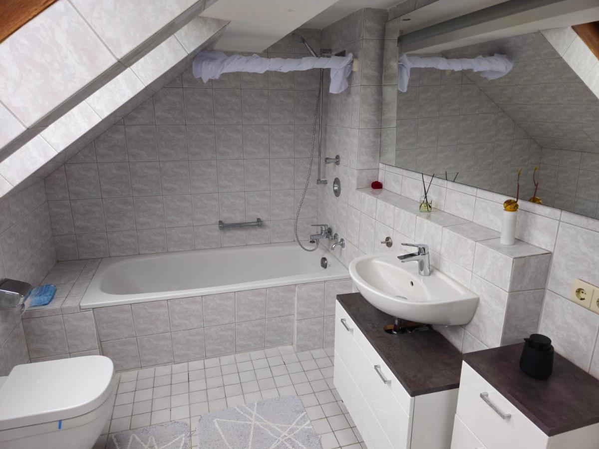 Sauna - Massage -Bodensee-Cinema Feeling- Home Sharing - Parking - Kueche Radolfzell am Bodensee Exteriör bild